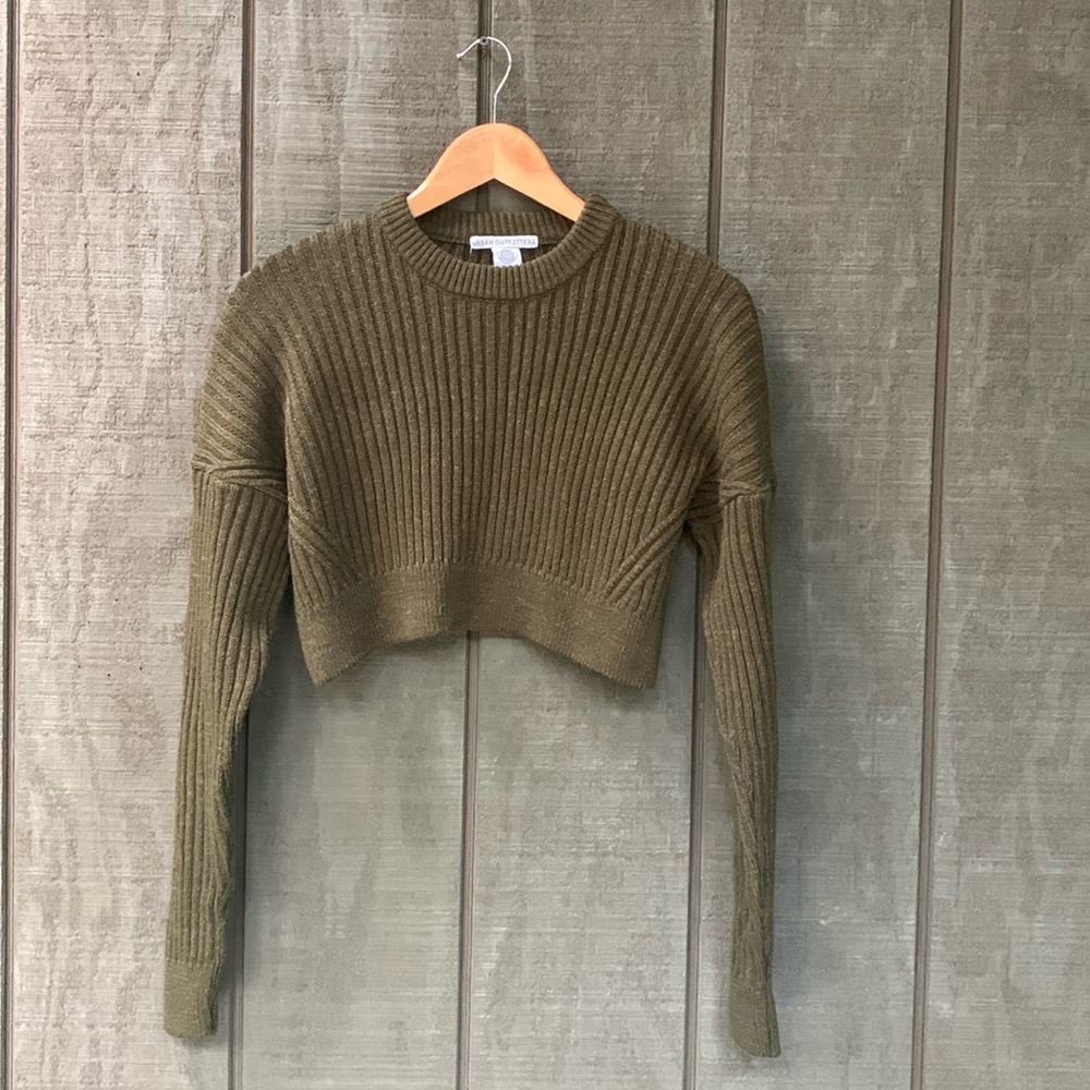 Hunter green crop sweater